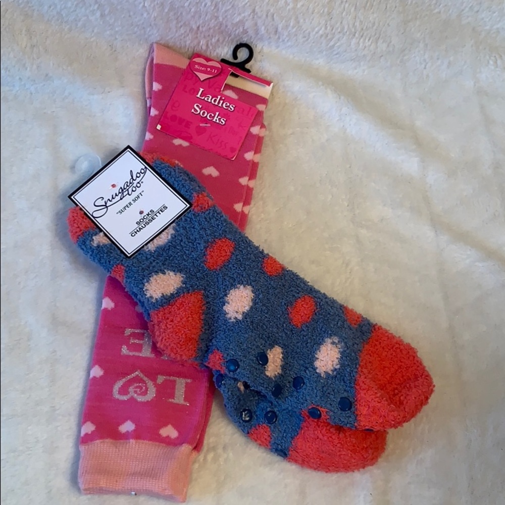 2 pair of socks